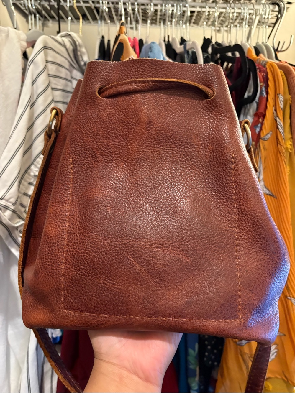Portland Leather Goods | Large Bucket Bag | Nutmeg - Picture 4 of 17